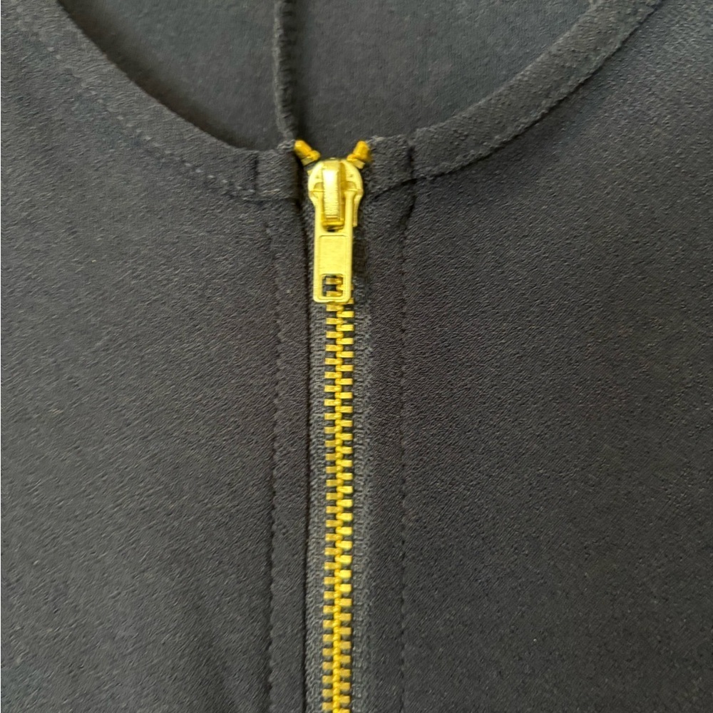 89th & Madison NWT Soft Knit Navy Top With Cuffed Short Sleeves - Picture 7 of 7